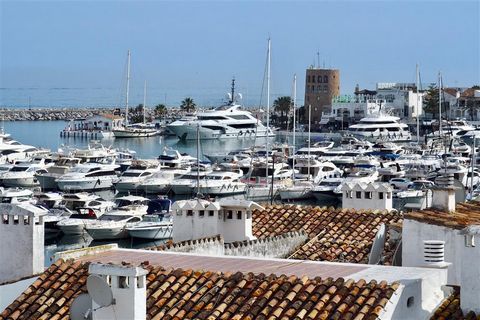 Located in Puerto Banús. This apartment has all you need to have a fantastic holiday time. It’s tastefully equipped in a modern scandinavian style. Everything is automated and operable with your Iphone or Ipad. The apartment is situated in the hot sp...
