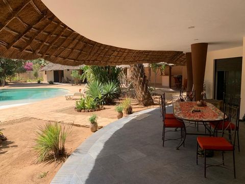 SENEGAL - Magnificent property located in a secure residence made up of 2 independent villas, completely renovated and furnished. A 3 bedroom villa with living room, dining room, fitted kitchen, pantry, an office, a covered terrace and a balcony upst...