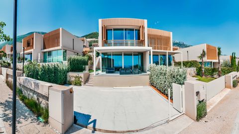💎 Gorgeous, Fresh, Opulent Living with a Fabulous Feel 🏡Infinitely Stylish 🏝️Exciting ☀️Temptational Located in the blue paradise of the Albanian gem, Palasë🏝️ As part of the biggest residential projects - Green Coast - you do not only get a private ...