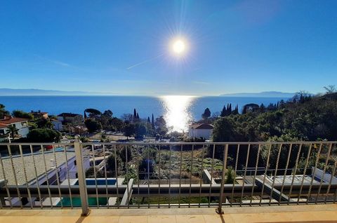 Opatija, Lovran, attractive apartment surface area 130 m2 for sale, with pool and panoramic sea view, 200 m from the beach. The apartment consists of living room, kitchen, dining area, three bedrooms, bathroom, toilet, storage room, pantry, balcony a...