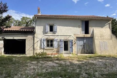 Superb potential for this old farmhouse to renovate, located in the countryside in total calm, on a plot of more than 1 hectare! It currently includes 2 habitable parts: a housing of about 83m2 on 2 levels and another housing in the ground floor of a...