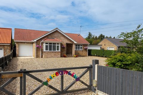 RAINBOWS END EXTENDED and FINISHED to a high standard. Well presented three/four bedroom CHALET bungalow located northwest of the popular market town of Bury St Edmunds in the village of Beck Row. Stunning kitchen/dining/family room to the rear of th...