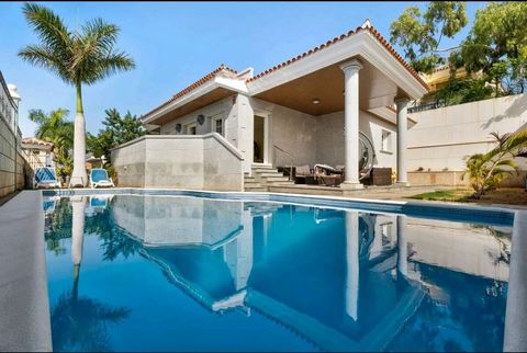 Villa te koop in Playa la Arena, Tenerife Zuid. Villa te koop in Playa la Arena, Tenerife Zuid. Deze charmante villa heeft een uitstekende ligging en een uitzonderlijk klimaat. Met 5 slaapkamers en 2 woonkamers biedt het voldoende ruimte voor het hel...