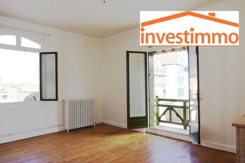 NEW INVESTIMMO, in the center of Le Touquet Paris Plage near the district 'Quentovic' the charm of the old for this apartment with high ceilings, a beautiful floor, bow-window, fireplace. Located on the 2nd floor of a beautiful typical Touquettoise v...