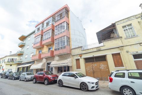 Visit this 1 bedroom apartment in Alhandra very friendly areas with, 1 bedroom, 1 living room, semi equipped kitchen, 1 bathroom, 2 balconies. On the 3rd floor without elevator. Close to all services including schools, public transport, pharmacy, chu...