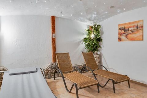 This comfortable holiday flat is located just 2 km from the centre of Grossarl in the picturesque Grossarl Valley in Salzburger Land. The flat, located on the 2nd floor, offers an ideal base for unforgettable holidays in both summer and winter. The i...