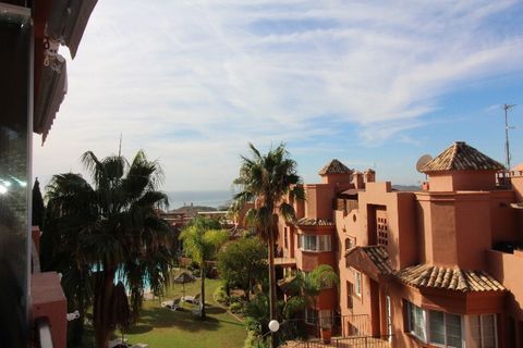 Located in Torreblanca. Large spacious apartment located in Torreblanca, Fuengirola. The apartment contains three bedrooms, two bathrooms, kitchen and large living room with direct access to large terrace. Nice large garden area with swimming pool. I...