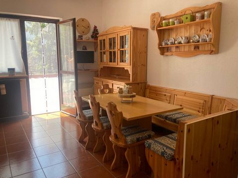 We offer for sale a large studio apartment in the village of Colle Vareno in the province of Brescia. The property measures about 40 square meters, has 5 beds and there is a sun-kissed terrace of about 18 square meters that overlooks the ski lifts an...