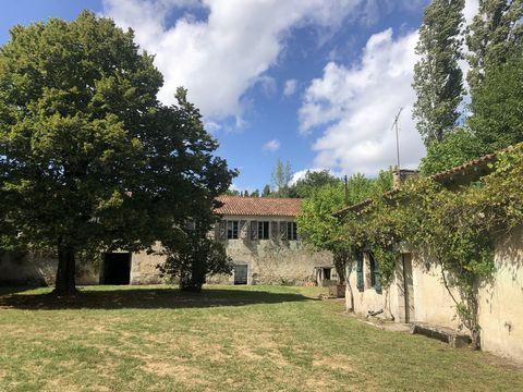Tucked away in a tranquil location on the Dordogne/Charente border, not far from the picturesque village of Aubeterre, an old farmhouse on the edge of a stream its outbuildings are presented in good structural condition. The living rooms (some redeco...