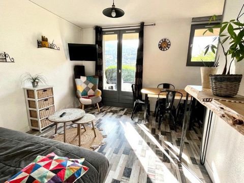 Located in the city center of Saint-Gervais close to all amenities, very bright apartment of approximately 27m, renovated in 2022. It is composed of an entrance with storage space, a bedroom, bathroom, separate toilet, an equipped kitchen and a livin...