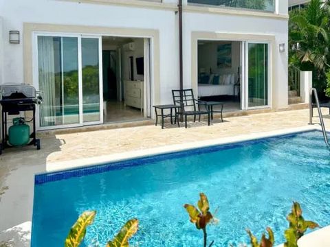 Situé dans le prestigieux domaine Royal Westmoreland à St. James, à la Barbade, le Sugar Cane Mews 3 est une superbe villa de quatre chambres offrant une retraite luxueuse sur une île avec une vue panoramique sur la mer des Caraïbes. Nichée au milieu...