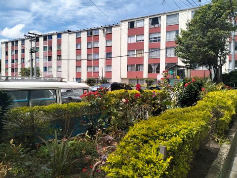 Property-17924 Gelegenheit im Süden von Bogotá! Verkauf einer Wohnung im dritten Stock mit Blick nach außen im La Capilla Gebäude in Bosa, das sich vor dem Supermarkt Éxito und dem Einkaufszentrum Gran Plaza Bosa befindet. Der Zugang erfolgt über ein...