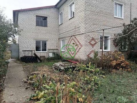 Продаётся кирпичный дом в городе Сызрань на улице Жуковского Если вы ищете комфортное и просторное жильё, то этот дом может стать отличным вариантом. Он расположен в спокойном районе. Дом построен из кирпича, что обеспечивает отличную теплоизоляцию и...