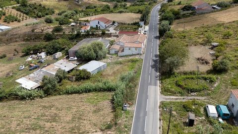 Land in Alenquer with feasibility for construction. It has 600 urban meters and 520 meters of Rustico offering significant potential in a strategic location. Alenquer, located in the Western region of Portugal, is known for its rich historical herita...