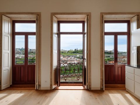 1 bedroom apartment with a mezzanine on Rua de São Victor comprising entrance hall, open-plan living/dining room and kitchen with a balcony overlooking the Douro river, a bathroom and a mezzanine bedroom. This flat is part of the new São Victor proje...