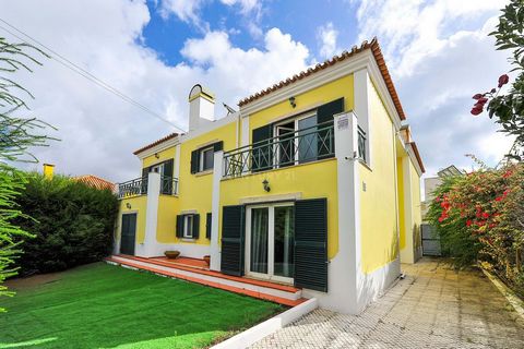 Villa Exclusive T5 avec Piscine sur Rua Quinta da Azenha de Cima, Rio de Mouro Située dans la prestigieuse Rua Quinta da Azenha de Cima, à Albarraque, cette villa indépendante T5 se distingue par son confort, son ampleur et ses finitions de qualité. ...