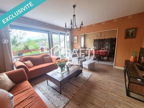 Situé à Beaumont-sur-Oise (95260), cet appartement offre un cadre de vie agréable dans un quartier dynamique proche de toutes les commodités. Cet appartement de 105 m² se compose de 5 pièces principales, comprenant une entrée, un séjour lumineux, une...