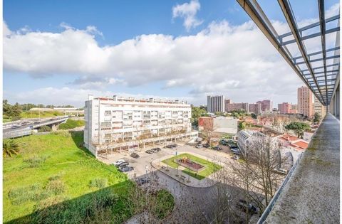 T2 con gran exposición al sol y luz natural todo el día, además de una vista despejada. Situado en pleno centro de la ciudad, en una zona residencial cercana al Centro Ismaeli, donde también hay mucha demanda de estudiantes universitarios, dada la ce...