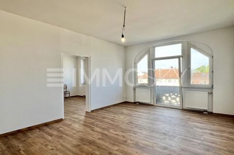 Historie aus jedem Fenster! Willkommen in Ihrer neuen, frisch renovierten 4-Zimmer-Wohnung im angesagten Szene-Viertel Gostenhof, direkt an der U-Bahn Haltestelle Bärenschanze! Diese Wohnung bietet Ihnen die Möglichkeit zur individuellen Gestaltung d...