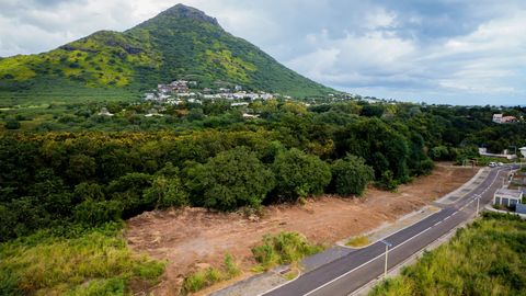 Diese Grundstücke am Ufer des Flusses in Tamarin bieten eine einzigartige Gelegenheit für prestigeträchtige Immobilieninvestitionen. Die SMART CITY ermöglicht ausländischen Käufern einen einfachen Zugang zu diesen Grundstücken, was sie zu einer solid...