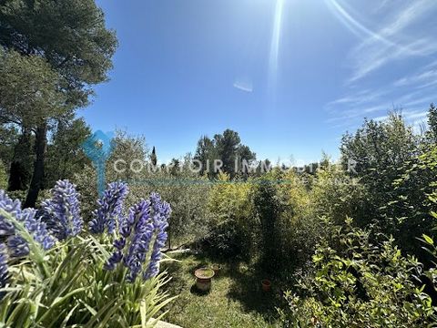 Bienvenue ! Françoise Mazaudier ... de l'agence COMPTOIR IMMOBILIER DE FRANCE, (la gare de Montpellier). Nous sommes ravis de vous présenter cette magnifique villa perchée sur les hauteurs du charmant village de Montferrier-sur-le-Lez. Cette villa of...