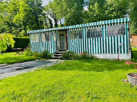 Alexandra ESPOSITO vous présente dans une commune très recherchée, ce joli terrain avec mobil home et petit chalet. Le terrain plat de 1500m2 en bord de forêt et entièrement clôturé et dispose de nombreux arbres fruitiers. La propriété bénéficie d'un...