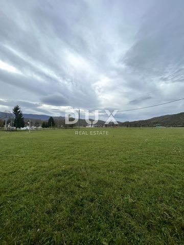 Location: Ličko-senjska županija, Otočac, Kompolje. OTOČAC, KOMPOLJE - Geräumiges Grundstück Zum Verkauf steht ein Grundstück von 7.700 m2, davon 3.399 m2 für den Bau, der Rest ist eine Zufahrtsstraße und landwirtschaftlich genutzt. Es ist für Touris...