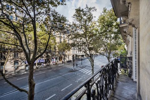 Fully renovation, 4 bedroom apartment located on Boulevard Haussmann in the heart of the 8th arrondissement, close to Parc Monceau, in a very attractive luxury Haussmann building. The apartment is located on the 2nd floor with lift access, it is not ...