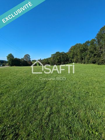 Plot of land for sale in Foncine-le-haut, a dynamic commune with shops, schools, ski slopes and 3 Swiss border zones accessible in 25 to 40 minutes. Building plot with open views. Not serviced (water and electricity at the edge of the plot). Individu...