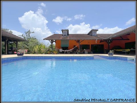 A VENDRE A KOUROU (GUYANE FRANCAISE) UNE SPLENDIDE PROPRIETE - VILLA T4 DE 120 m² - POOL HOUSE - CARBET SUR PILOTIS - SUPERFICIE TERRAIN 2 HECTARES - AU PRIX DE 678 000