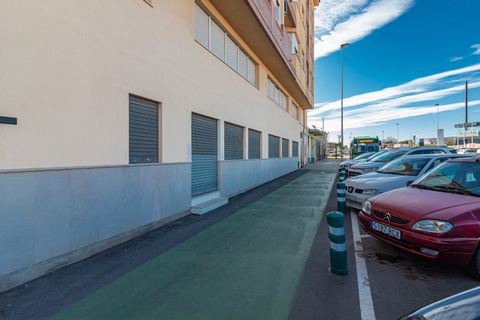 Locaux de bureaux datant de 1 997.~ Bonne qualité de construction et en bon état, ce qui permet le démarrage de l’activité sans nécessiter d’adaptation majeure.~ Il est distribué à l’intérieur sur un seul étage, qui se compose d’un hall, de deux bure...