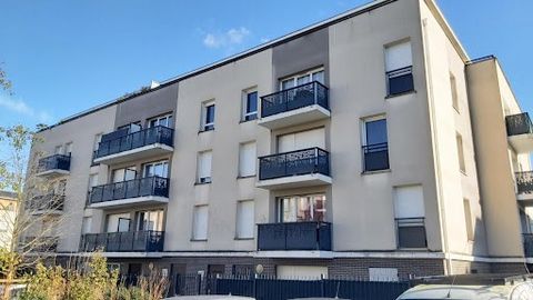 A 12 MINUTES A PIED DE LA GARE RER.C D'ARPAJON, dans une résidence de 2015 avec ASCENSEUR, appartement comprenant séjour/cuisine équipée 23 m², 2 chambres, salle de bains, rangements, fibre, balcon et 2 parkings en sous-sol. PROCHE CENTRE VILLE, ECOL...