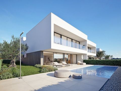 Upptäck ditt drömhem i paradiset - oöverträffad lyx och läge Beläget i hjärtat av Algarve, Portugal, är denna exceptionella villa redo att omdefiniera begreppet lyxigt boende. Med oklanderlig finish, förstklassig isolering och ett utmärkt läge som er...