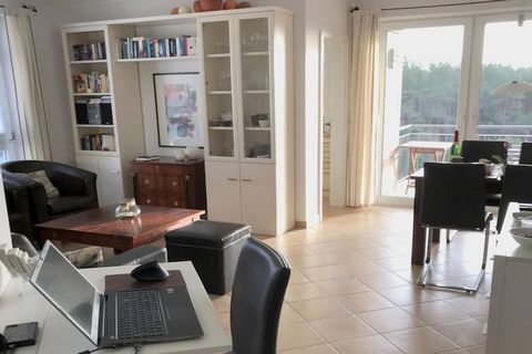 Appartement de vacances de 3 pièces exclusivement équipé. Profitez de vos vacances avec nous. Piscine et sauna gratuits, WiFi. Place de parking devant la maison.