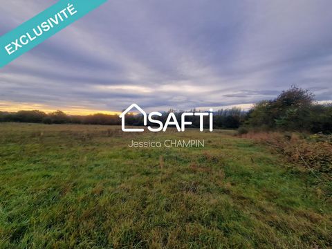 Située à Saint-Gaudens, parcelle constructible de 1600m2, terrain plat. Parcelle bornée et viabilisée. Vue sur les Pyrénées, exposition Sud. Accès direct à une petite route (très peu de passage). Commodités à 3mins en voiture (Ecoles, commerces, hôpi...