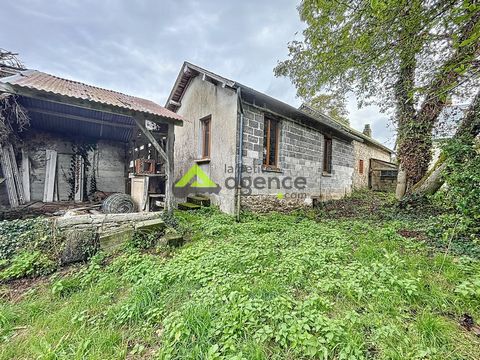 Votre Petite Agence Guéret vous propose cette maison à rénover située dans un hameau très calme. A Mourioux-Vieilleville, maison ancienne à finir de rénover. En pleine campagne et à seulement 5 km de Bénévent l’Abbaye et de Marsac, elle se compose d’...