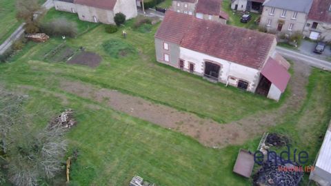 Te koop: PARSAC (23140), wij presenteren u deze boerderij in zichtbare steen en traditioneel vakwerk, het eerste gebouw in zeer goede staat, bestaande uit 2 kamers van 76 m² met vrij uitzicht. Er is een te renoveren kamer met de mogelijkheid om de sc...