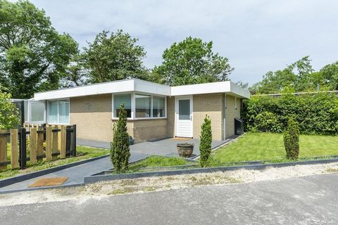 Welkom bij Wildrijk 76, een stijlvol vakantiehuis gelegen op slechts 1200 meter van de duinopgang naar het mooie, brede strand van Sint Maartenszee. Geniet van een mooie wandeling of fietstocht naar het strand langs een charmant pad door de duinen. D...