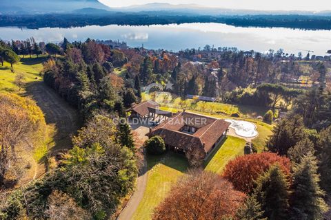 EXKLUSIVE VILLA IN EUPILIO (CO) ZU VERKAUFEN: EINE OASE DES LUXUS AUF DEN HÜGELN DES COMER SEE Nur wenige Minuten vom eindrucksvollen Bellagio und den Ufern des romantischen Comer Sees entfernt liegt die bezaubernde Tenuta di Eupilio: ein luxuriöses ...