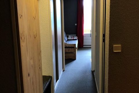 Dieses charmante, 28 m² große Apartment befindet sich im fünften Stock einer gut gelegenen Residenz und bietet gemütliche Unterkünfte für bis zu 4 Gäste. Der Wohnraum verfügt über 2 Einzelbetten, während das Wohnzimmer über ein Ausziehbett (2x1 Perso...