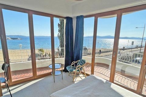 Maison 3 pièces de 60m² - Résidence Le Splendid Azur Sur 2 niveaux (accès plain pied) - 4 personnes maximum Beau mazet composé de 2 chambres proposant de belles prestations avec vue mer de la pièce de vie et des chambres. Idéal pour un séjour en fami...