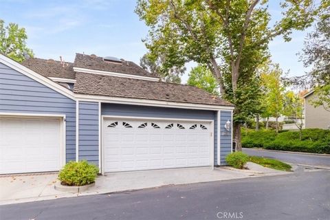LOCATION LOCATION LOCATION Bixby Village Townhome! Welcome to this beautifully updated 2-bedroom, 2.5-bath townhome nestled in the highly sought-after Bixby Village community. This spacious residence features an attached 2-car garage with an automati...