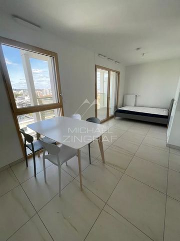 Uw agentschap Michaël Zingraf Real Estate Lyon & Megève biedt u in de EMERGENCE TOWER, op de 11e verdieping van 16, een studio van 27,24m2 met een terras van 6,75m2. Niet over het hoofd gezien met een prachtig uitzicht. Op een steenworp afstand van h...