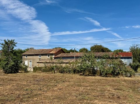 Charmante maison de village en pierre avec potentiel d'amélioration