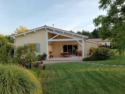 Charmante maison paisible de 7 pièces 220m2 avec par arboré