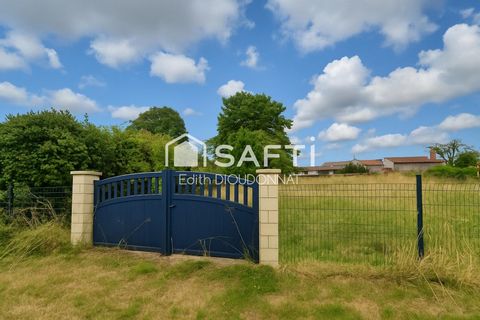Maison de bourg rénovée sur terrain constructible