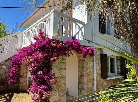 Maison de charme  Grand terrain divisible & piscinable  Grasse