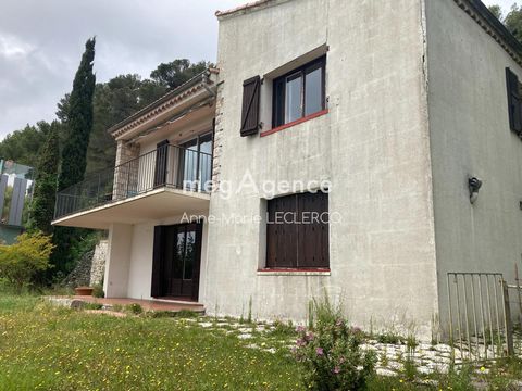 VILLA A RENOVER A VENDRE SUR EZE AVEC VUE MER