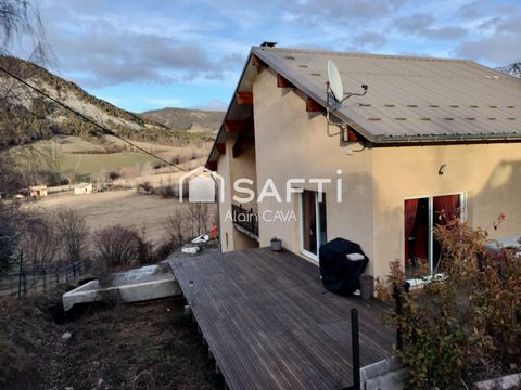 Maison de 217 m² sur 2 niveaux composé de 2 logements de type 3 sur un terrain de 849m² avec terrasse ,garage