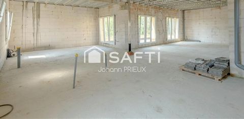 Opportunité Exceptionnelle ! Plateau à Aménager avec Terrasse et Vue Imprenable à Commes